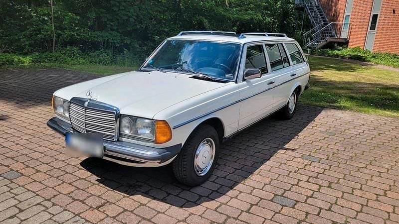 Gebraucht Mercedes 200 109 PS (80 kW) 1983 Weiß Kombi