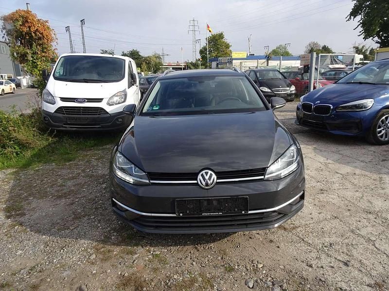 Uranograu/cinza urano Gebraucht 2019 VW Golf VII Join Kombi | 8.850 € (Superpreis) - Bild 1/4