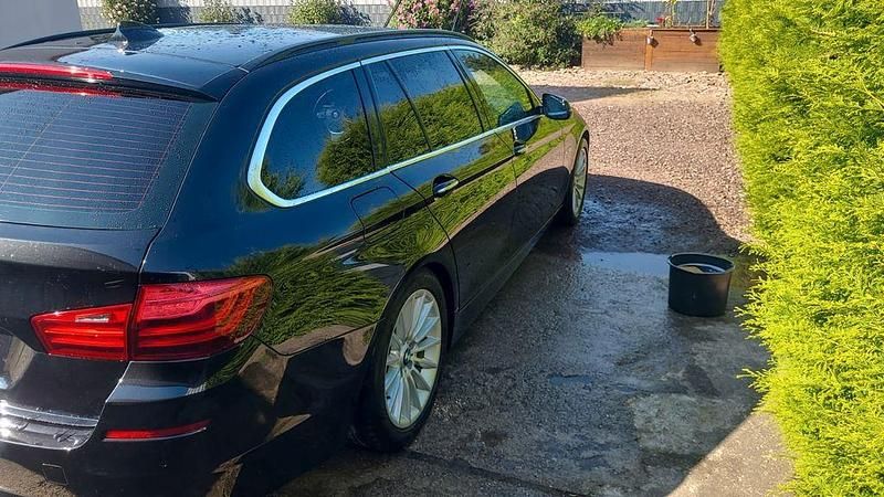 Gebraucht BMW 520 Luxury Line 184 PS (135 kW) 2013 Schwarz Kombi