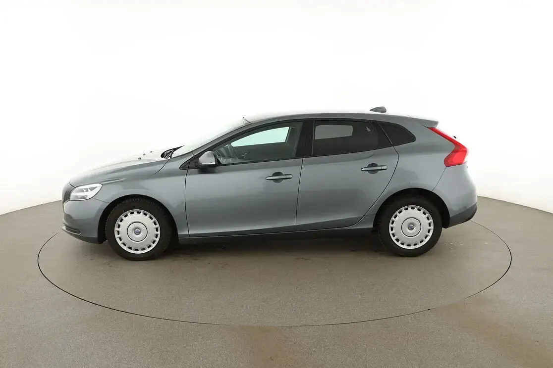 Brugt Volvo V40 Momentum 122 HK (89 kW) 2018 Grå Stationcar
