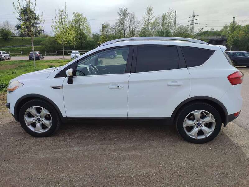 Weiß Gebraucht 2011 Ford Kuga Titanium SUV | 12.150 € (Teuer) - Bild 1/4