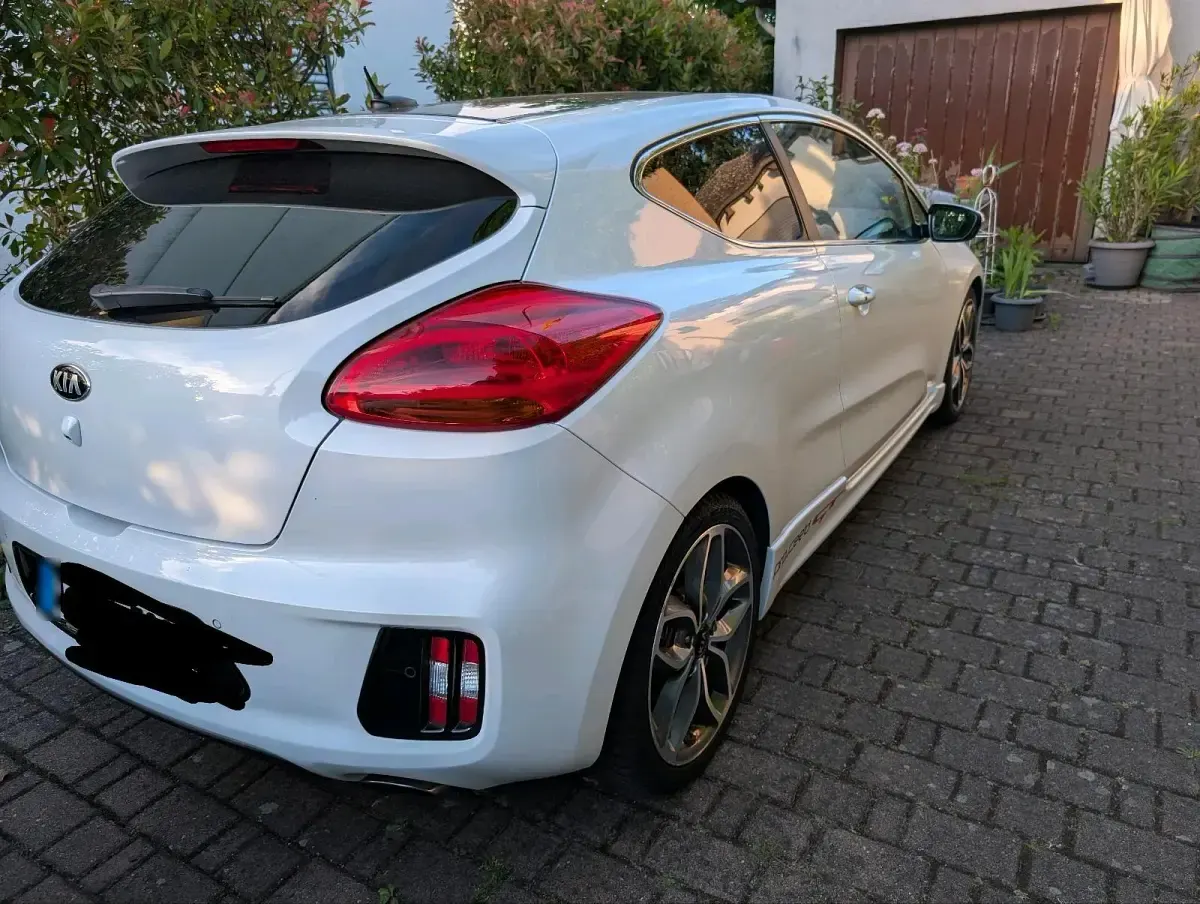 Gebraucht Kia Ceed GT GT 204 PS (150 kW) 2016 Weiß Coupé