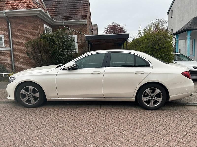 Gebraucht Mercedes E200 184 PS (135 kW) 2018 Weiß Limousine