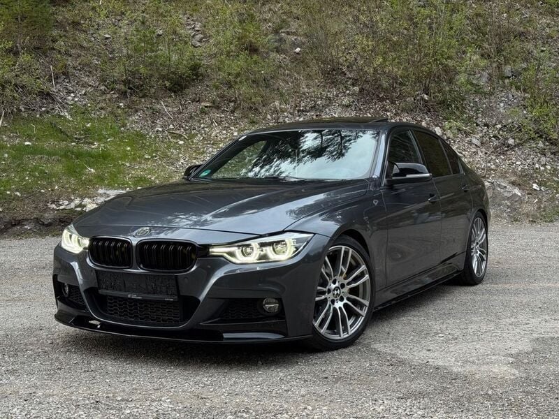 Grau Gebraucht 2016 BMW 328 Sport Line Limousine | 15.490 € (Fairer Preis) - Bild 1/4
