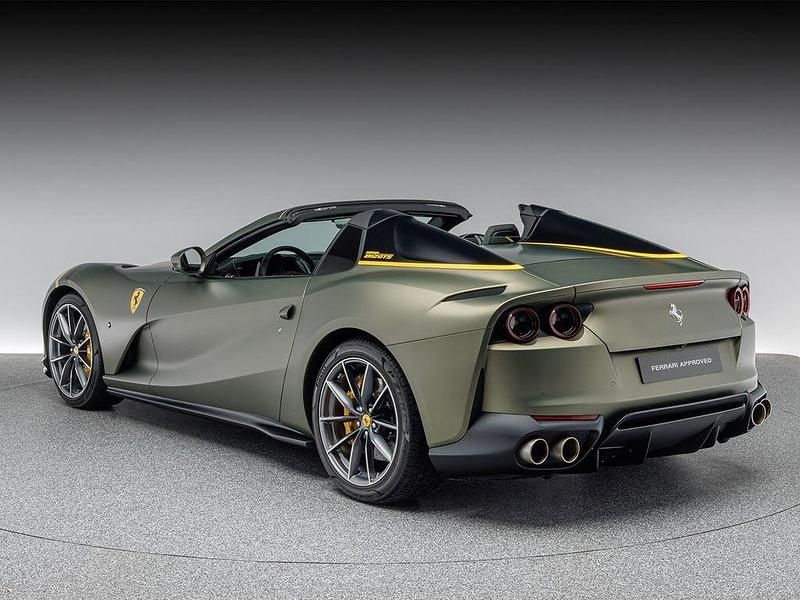Gebraucht Ferrari 812 799 PS (587 kW) 2021 Verde masoni opaco Cabrio