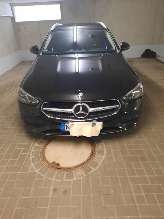 Schwarz Gebraucht 2023 Mercedes C300 Limousine | 39.990 € (Guter Preis) - Bild 1/4