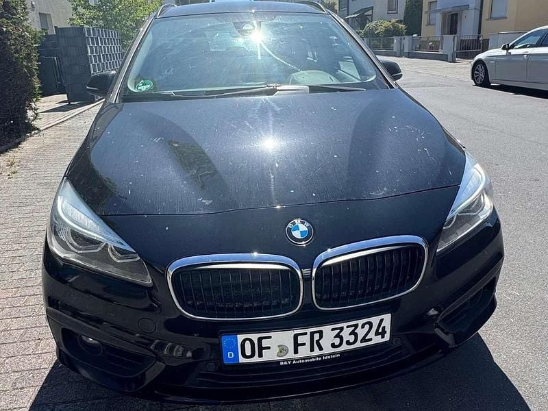 Schwarz Gebraucht 2015 BMW 220 Gran Tourer Van / Kleinbus | 14.500 € (Etwas zu teuer) - Bild 1/4