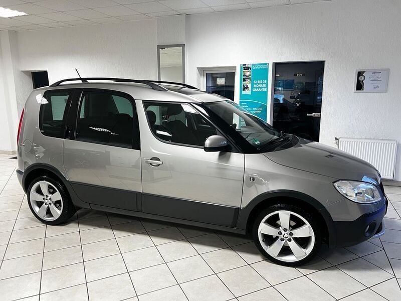 Beige Gebraucht 2014 Skoda Roomster Scout Plus Edition Kombi | 9.499 € (Fairer Preis) - Bild 1/4