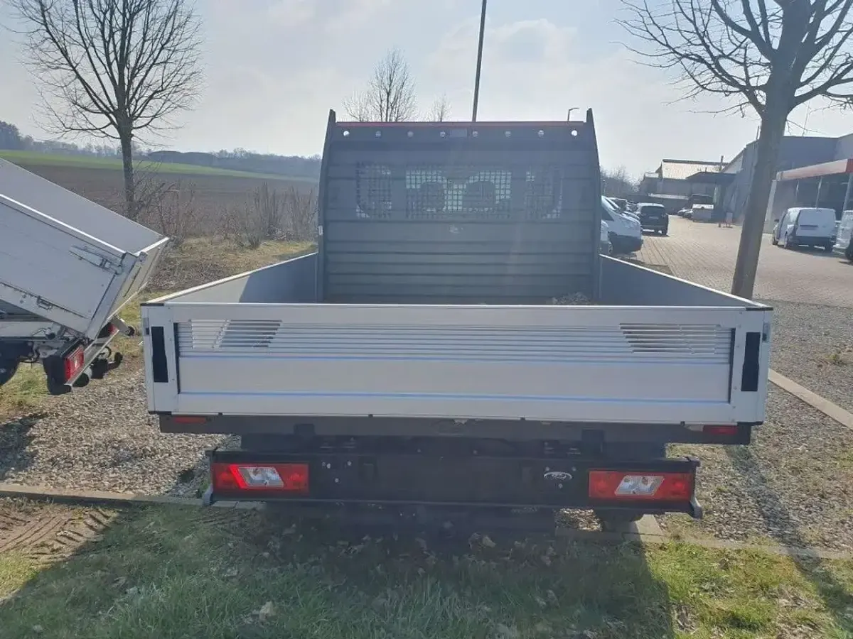 Neu Ford Transit Trend 131 PS (96 kW) 2025 Moondust silber metallic Van