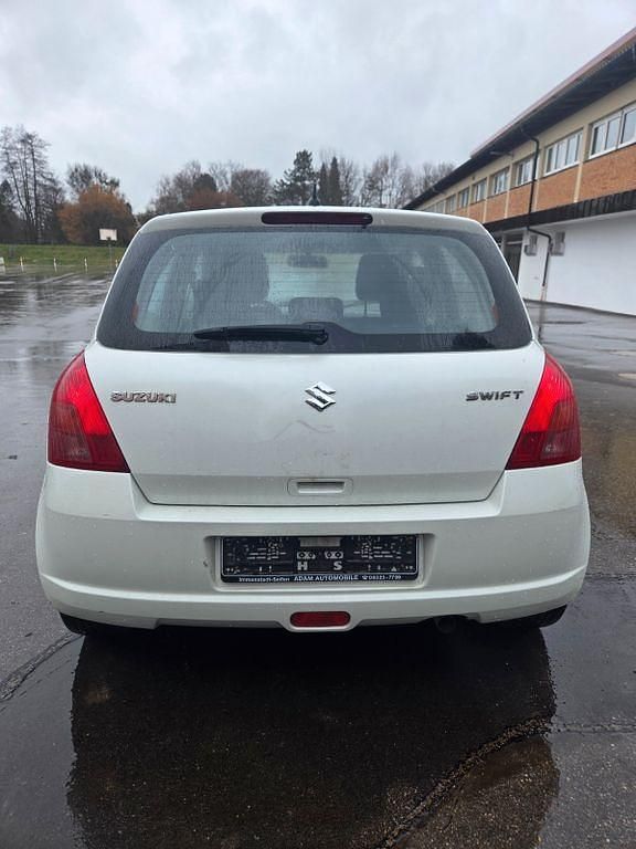 Gebraucht Suzuki Swift Comfort 92 PS (67 kW) 2006 Weiß Kleinwagen