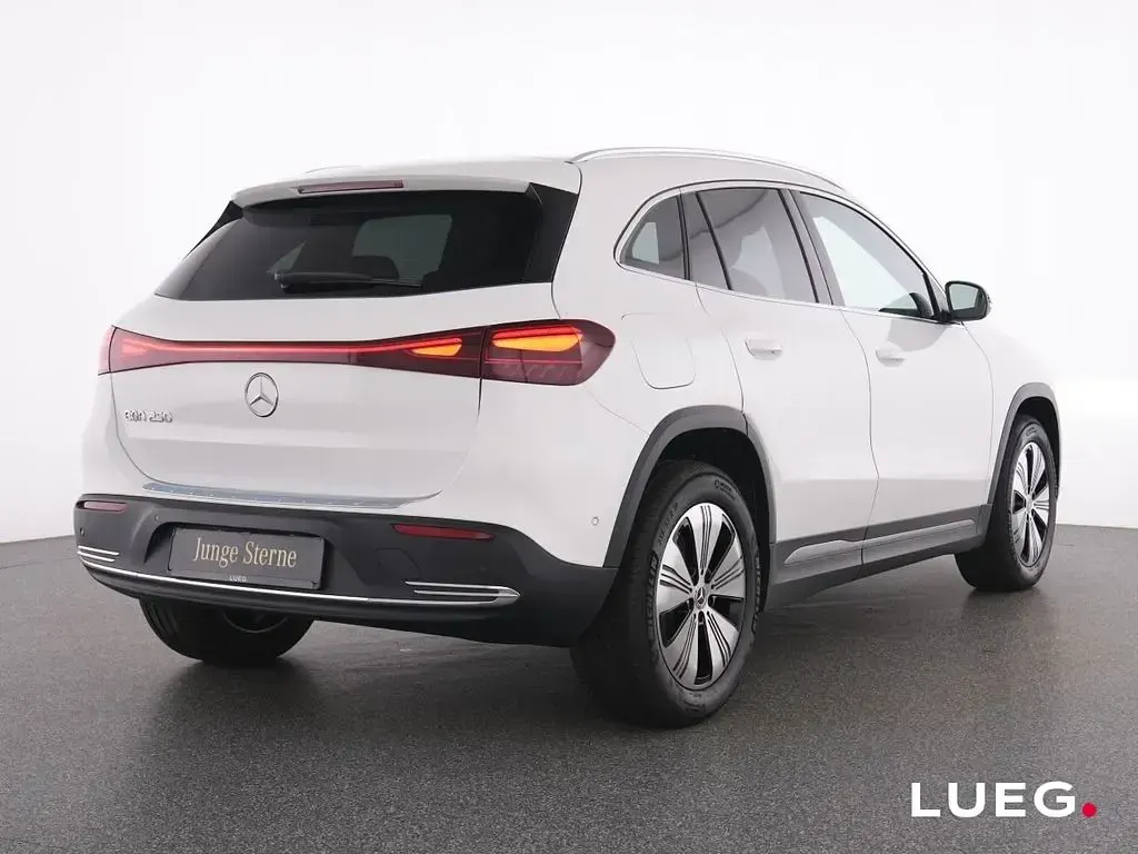 Second-hand Mercedes EQA250 Progressive 139 kW (190 CP) 2025 Alb SUV