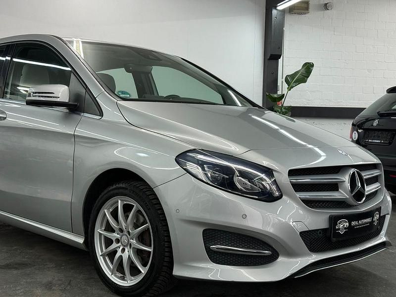 Gebraucht Mercedes B220 177 PS (130 kW) 2017 Silber Van / Kleinbus