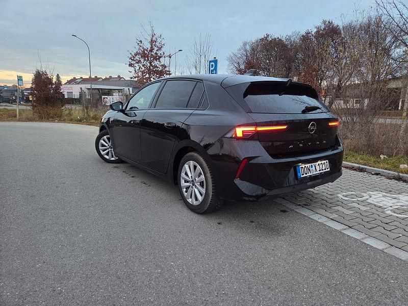 Gebraucht Opel Astra Elegance 131 PS (96 kW) 2023 Schwarz Limousine