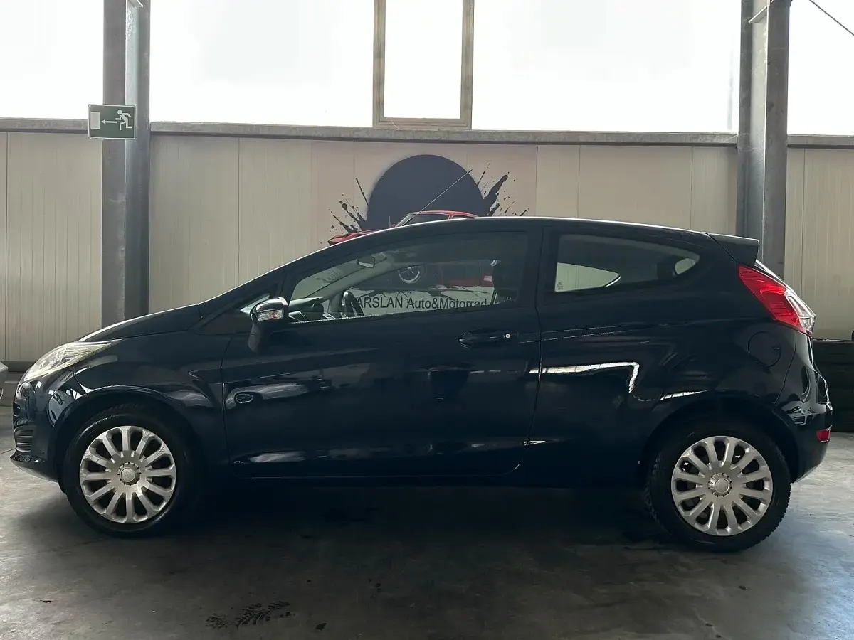 Gebraucht Ford Fiesta Trend 97 PS (71 kW) 2017 Blau Kleinwagen