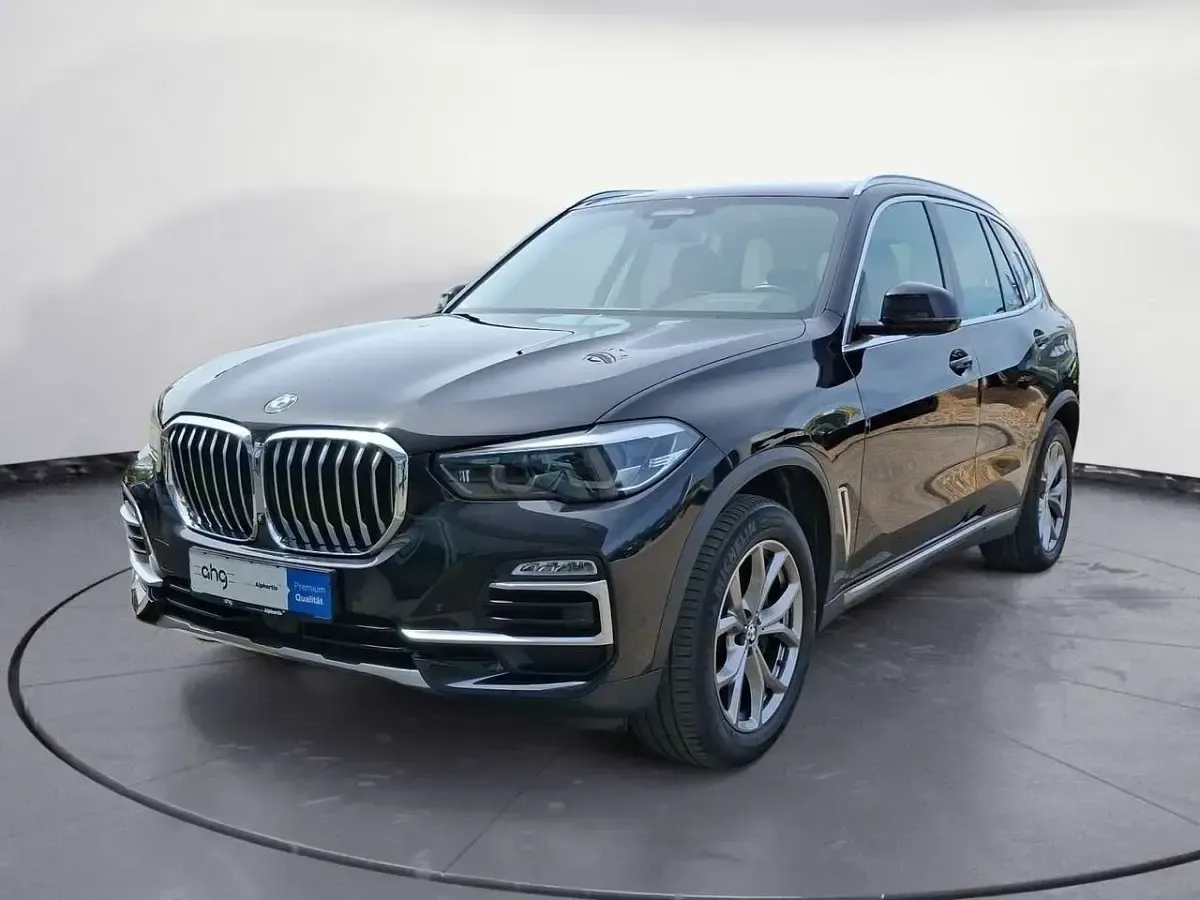 Gebraucht BMW X5 Sport Line 265 PS (194 kW) 2019 Saphirschwarz metallic SUV