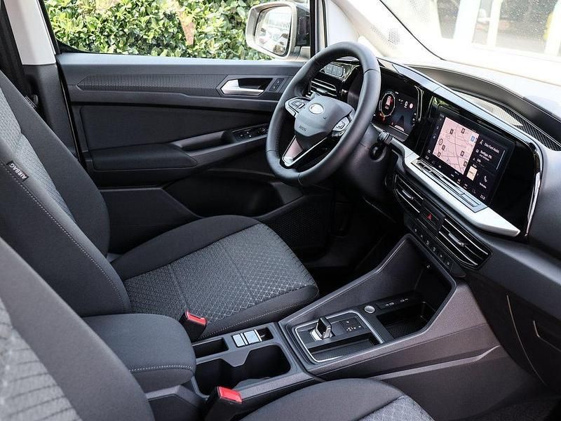 Neu Ford Tourneo Connect Titanium 122 PS (89 kW) 2025 Silber Van / Kleinbus