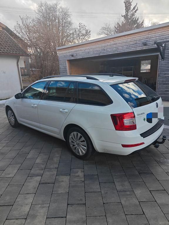 Gebraucht Skoda Octavia Joy 150 PS (110 kW) 2016 Weiß Kombi