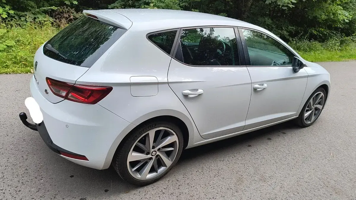 Gebraucht Seat Leon FR 150 PS (110 kW) 2015 Weiß Limousine