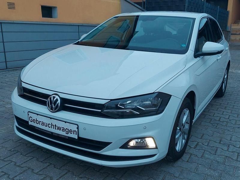 Weiß Gebraucht 2020 VW Polo Comfortline Limousine | 10.000 € (Guter Preis) - Bild 1/4
