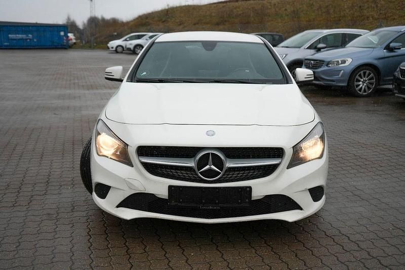 Gebraucht Mercedes CLA250 211 PS (155 kW) 2015 Weiß Limousine
