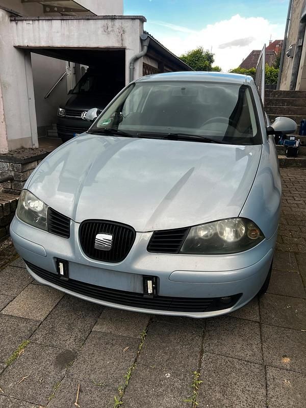 Blau Gebraucht 2002 Seat Ibiza Kleinwagen | 1.450 € (Fairer Preis) - Bild 1/4