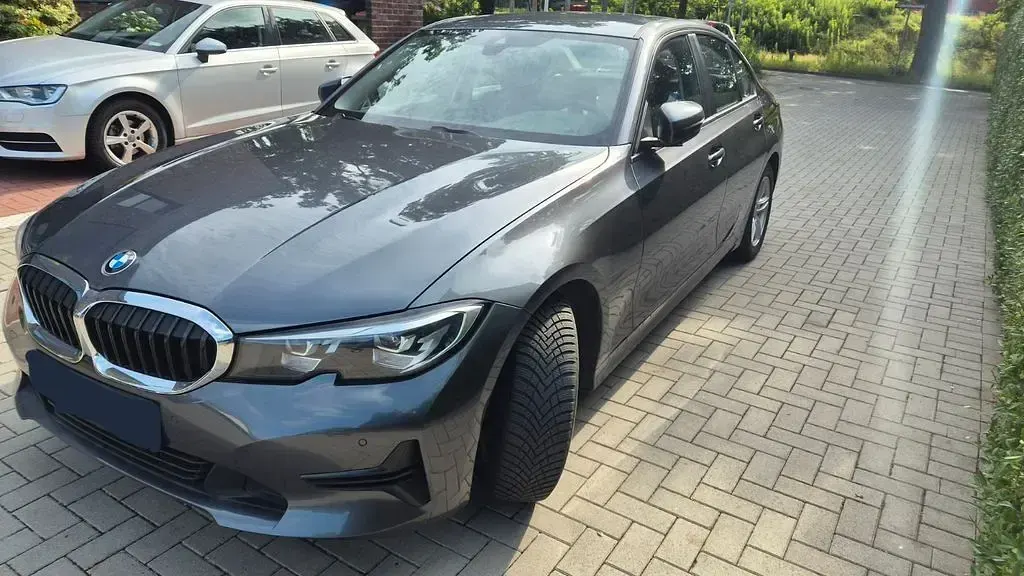 Gebraucht BMW 318 150 PS (110 kW) 2020 Grau Limousine