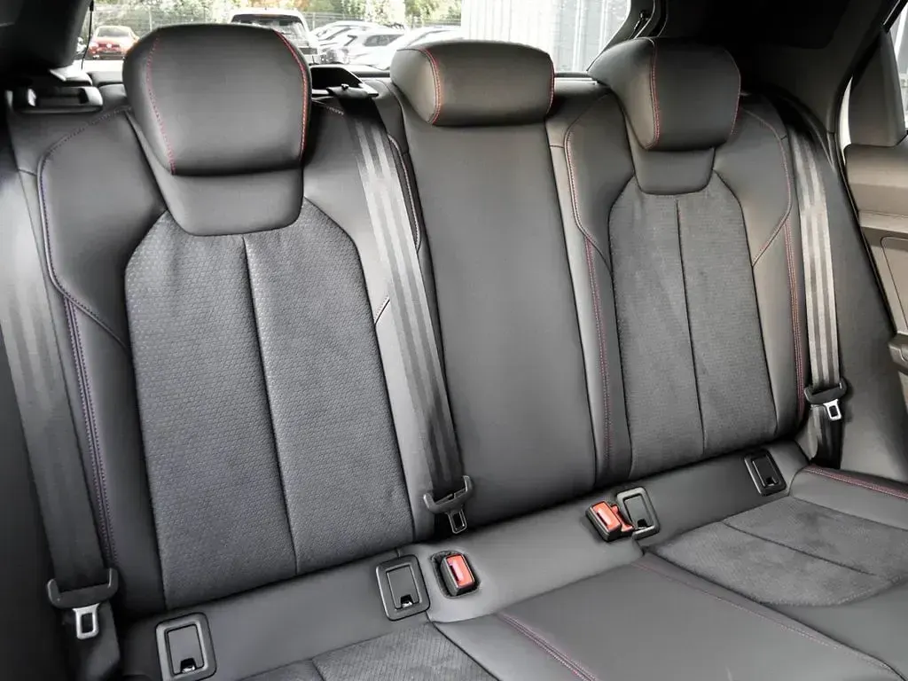 Gebraucht Audi A1 S-Line 95 PS (69 kW) 2023 Weiß SUV