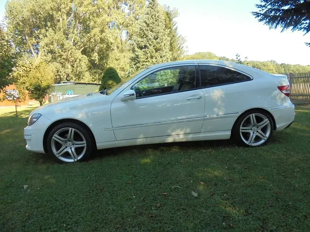 Gebraucht Mercedes CLC180 143 PS (105 kW) 2010 Weiß Coupé