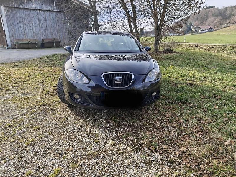 Schwarz Gebraucht 2008 Seat Leon Reference Limousine | 3.400 € (Fairer Preis) - Bild 1/4