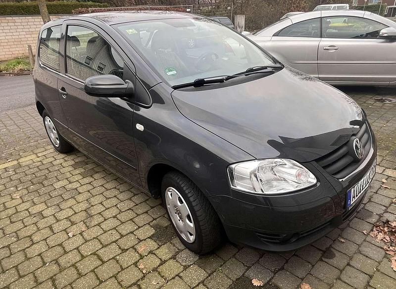 Grau Gebraucht 2007 VW Fox Kleinwagen | 2.900 € (Etwas zu teuer) - Bild 1/4