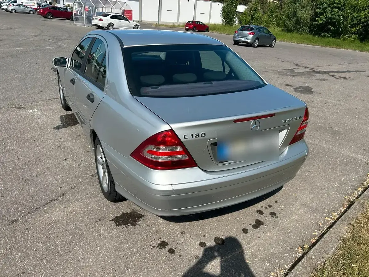 Gebraucht Mercedes C180 142 PS (104 kW) 2004 Silber Limousine
