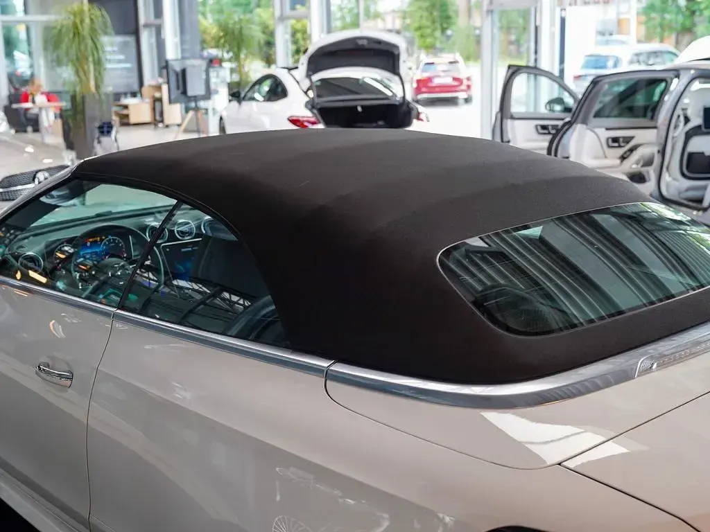 Gebraucht Mercedes CLE180 AMG line 170 PS (125 kW) 2025 Polarweiß Cabrio