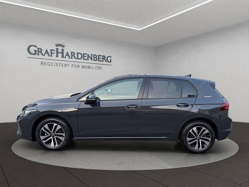 Gebraucht VW Golf VIII 116 PS (85 kW) 2026 Grau Limousine