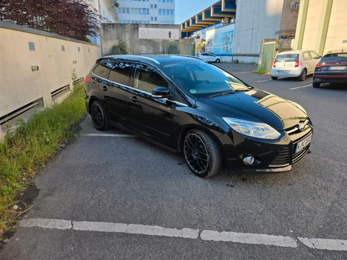 Gebraucht Ford Focus Titanium 182 PS (133 kW) 2012 Schwarz Kombi