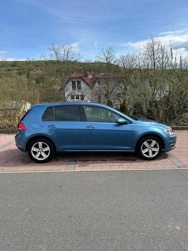 Blau Gebraucht 2014 VW Golf Limousine | 8.500 € (Guter Preis) - Bild 1/4