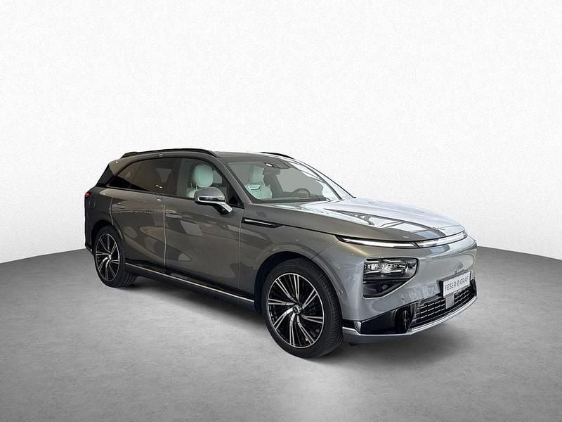 Neu XPENG G9 422 kW (575 PS) 2026 Grau SUV
