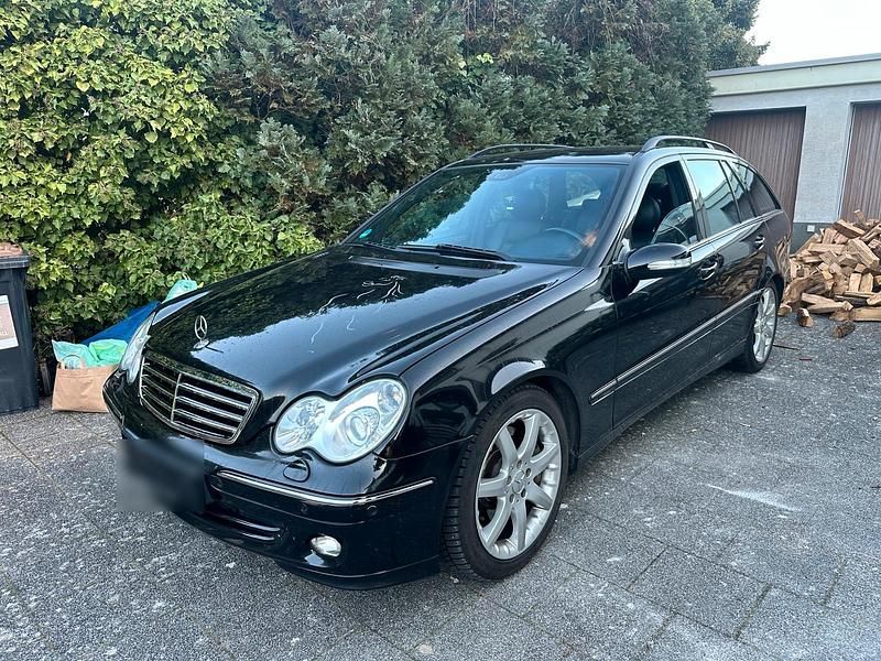 Gebraucht Mercedes C180 143 PS (105 kW) 2004 Schwarz Kombi