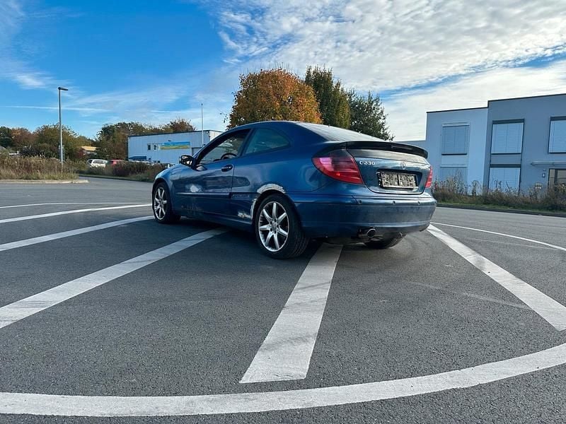 Gebraucht Mercedes C230 192 PS (141 kW) 2002 Blau Coupé