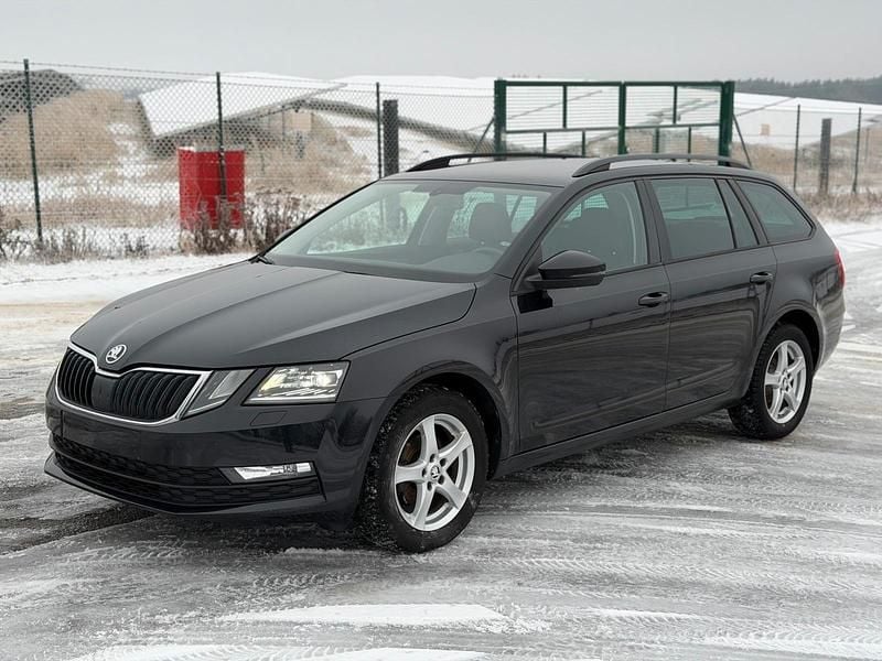 Schwarz Gebraucht 2018 Skoda Octavia Kombi | 5.000 € (Superpreis) - Bild 1/4