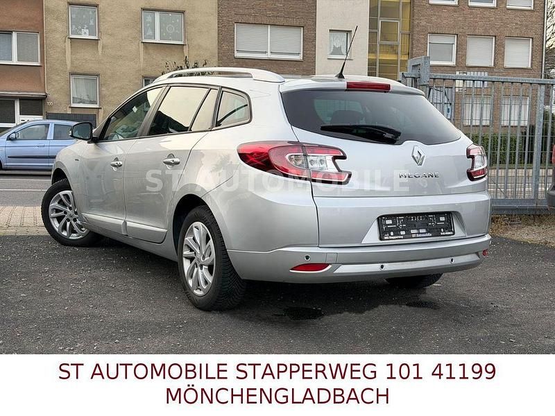 Gebraucht Renault Mégane III LIMITED 132 PS (97 kW) 2015 Silber Limousine