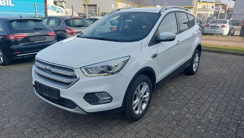 Gebraucht Ford Kuga Titanium 150 PS (110 kW) 2019 Weiß SUV