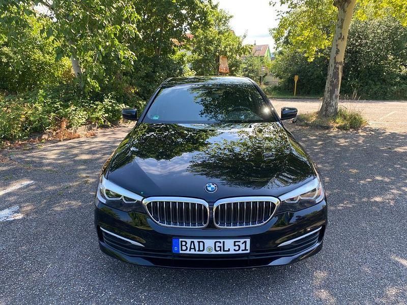 Schwarz Gebraucht 2019 BMW 520 Limousine | 24.700 € (Superpreis) - Bild 1/4