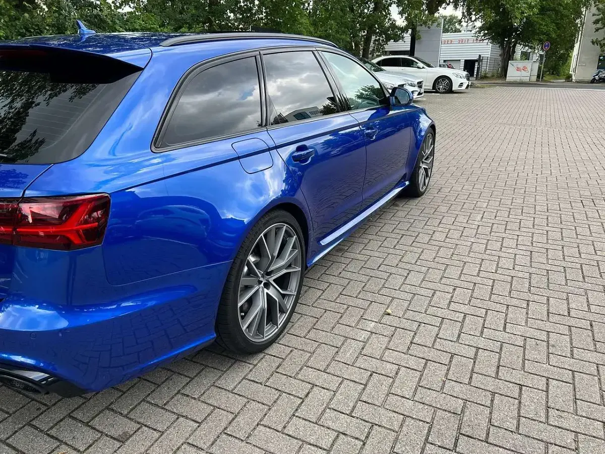 Gebraucht Audi RS6 Comfort 605 PS (444 kW) 2016 Blau Kombi