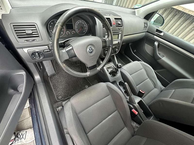 Blau Gebraucht 2005 VW Golf V Kleinwagen | 1.100 € (Guter Preis) - Bild 1/4