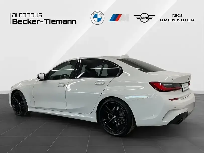 Gebraucht BMW 318 Performance 156 PS (114 kW) 2021 Alpinweiß uni Limousine