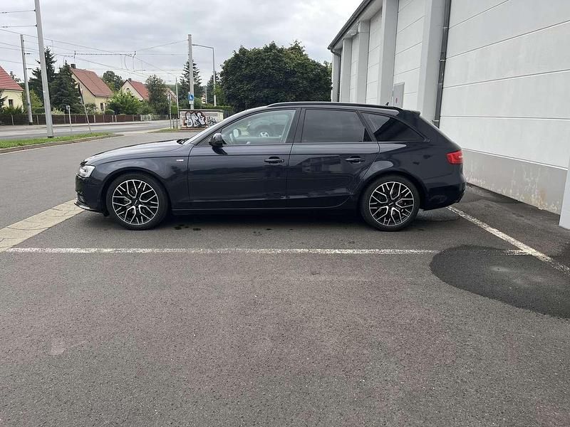 Schwarz Gebraucht 2013 Audi A4 S-Line Kombi | 8.000 € (Guter Preis) - Bild 1/4