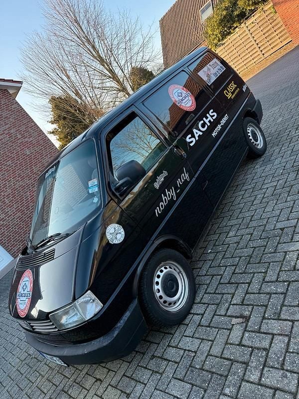 Gebraucht VW T4 68 PS (50 kW) 1991 Schwarz Van