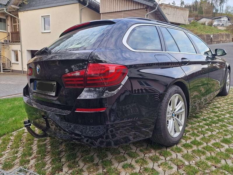 Second-hand BMW 525 218 CP (160 kW) 2013 Negru Break