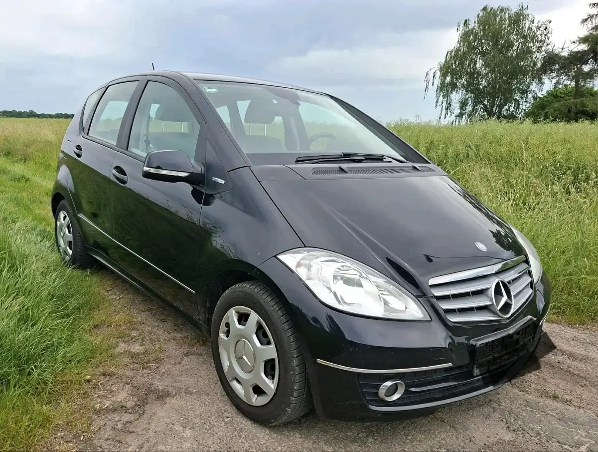 Gebraucht Mercedes A160 95 PS (69 kW) 2011 Schwarz Limousine