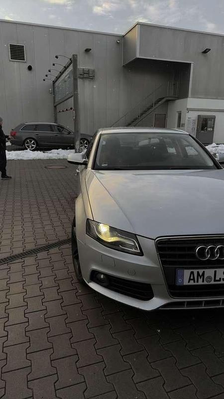 Gebraucht Audi A4 Ambiente 160 PS (117 kW) 2011 Grau Limousine